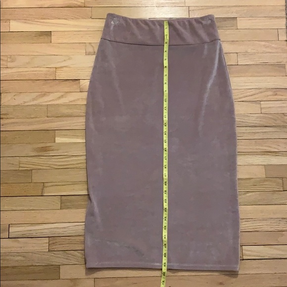 Aritzia Dresses & Skirts - artizia Wilfred velvet pencil skirt